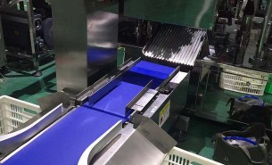 食品分級稱:雙撥桿自動區(qū)分欠重、超重和合格品,精細化生產(chǎn)